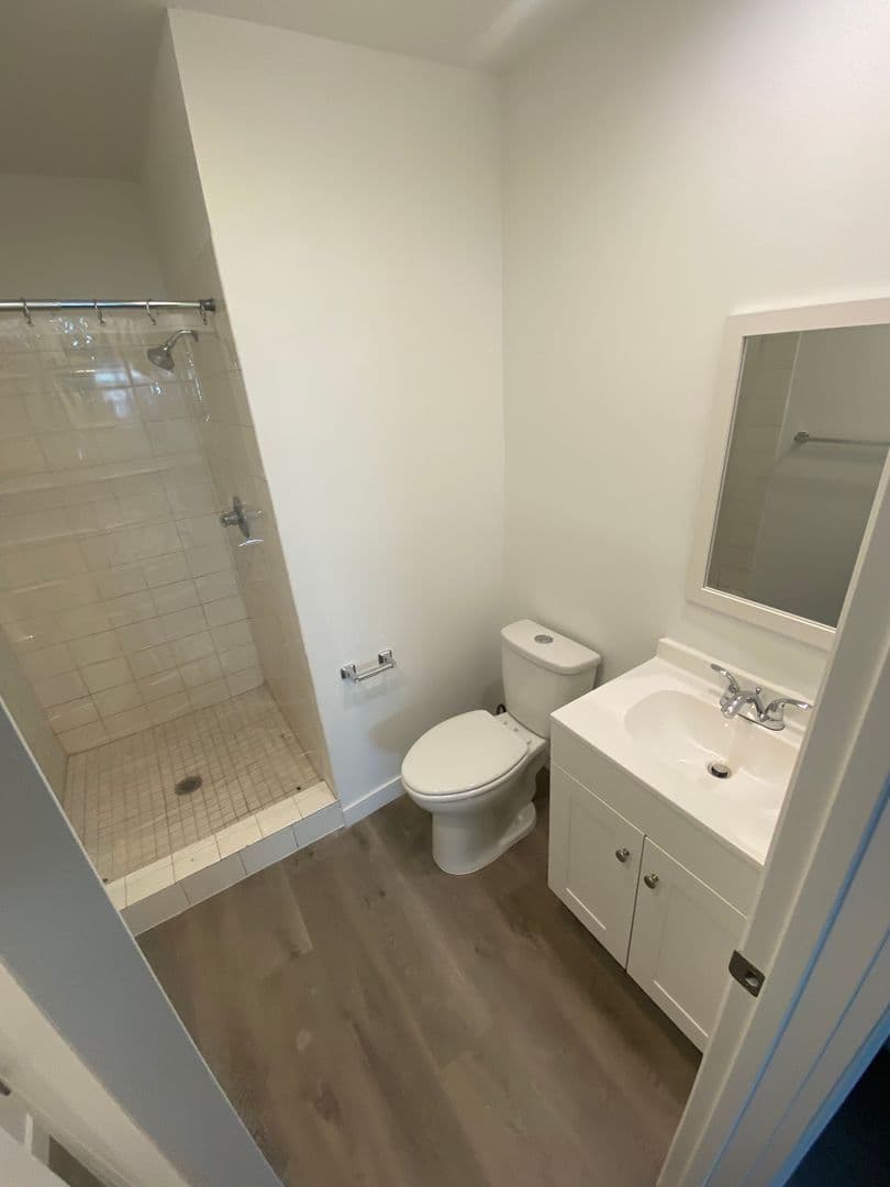 Los Angeles Apartment: 4800 August St.