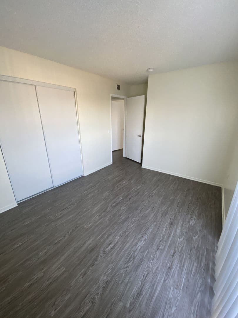 North Hollywood Apartment: 7756 Laurel Canyon Blvd