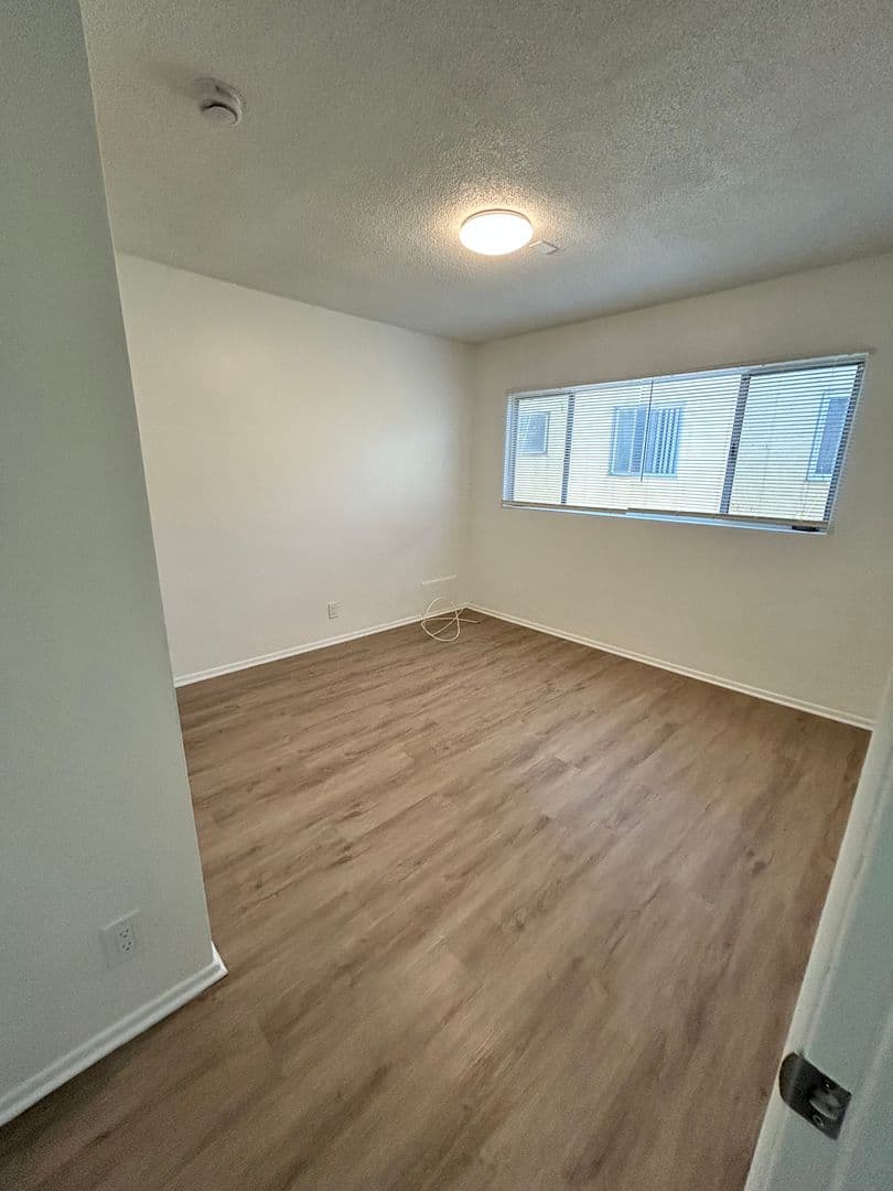 Los Angeles Apartment: 3875 Coco Ave