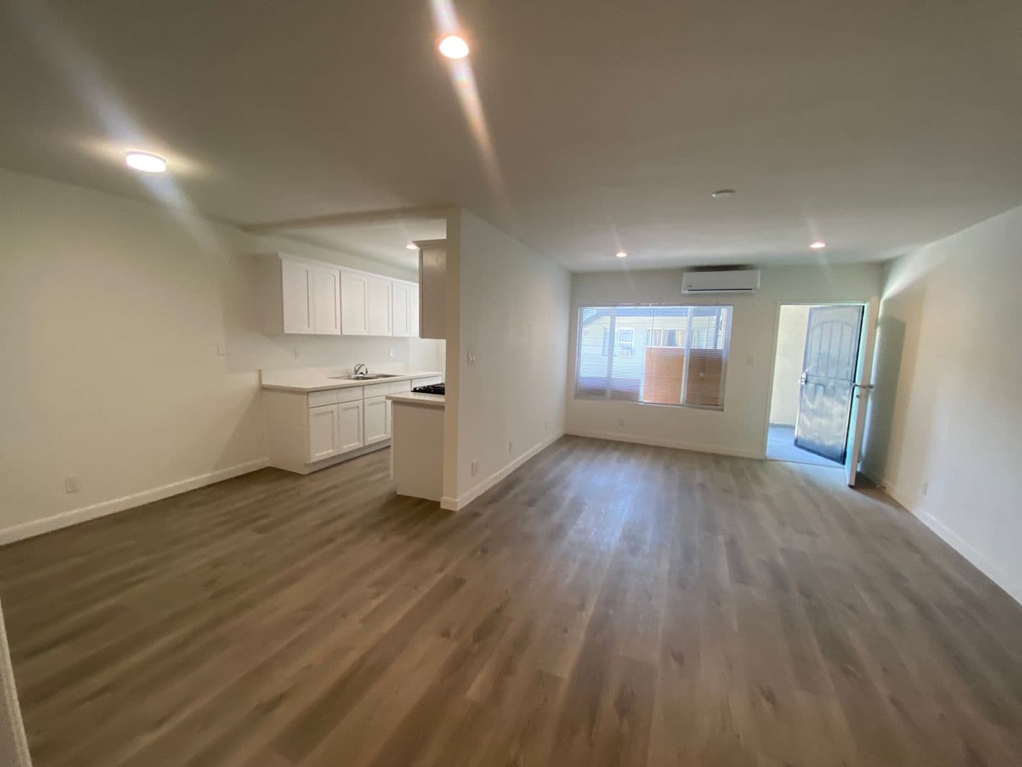 Los Angeles Apartment: 4800 August St.