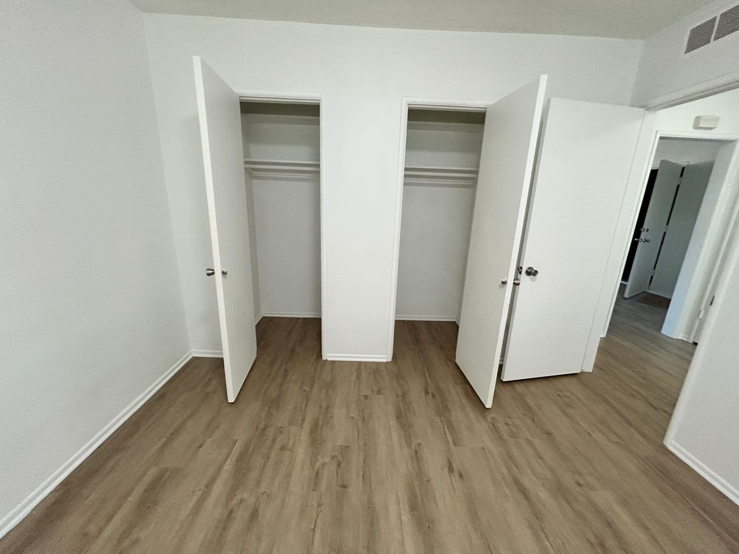 Los Angeles Apartment: 3875 Coco Ave