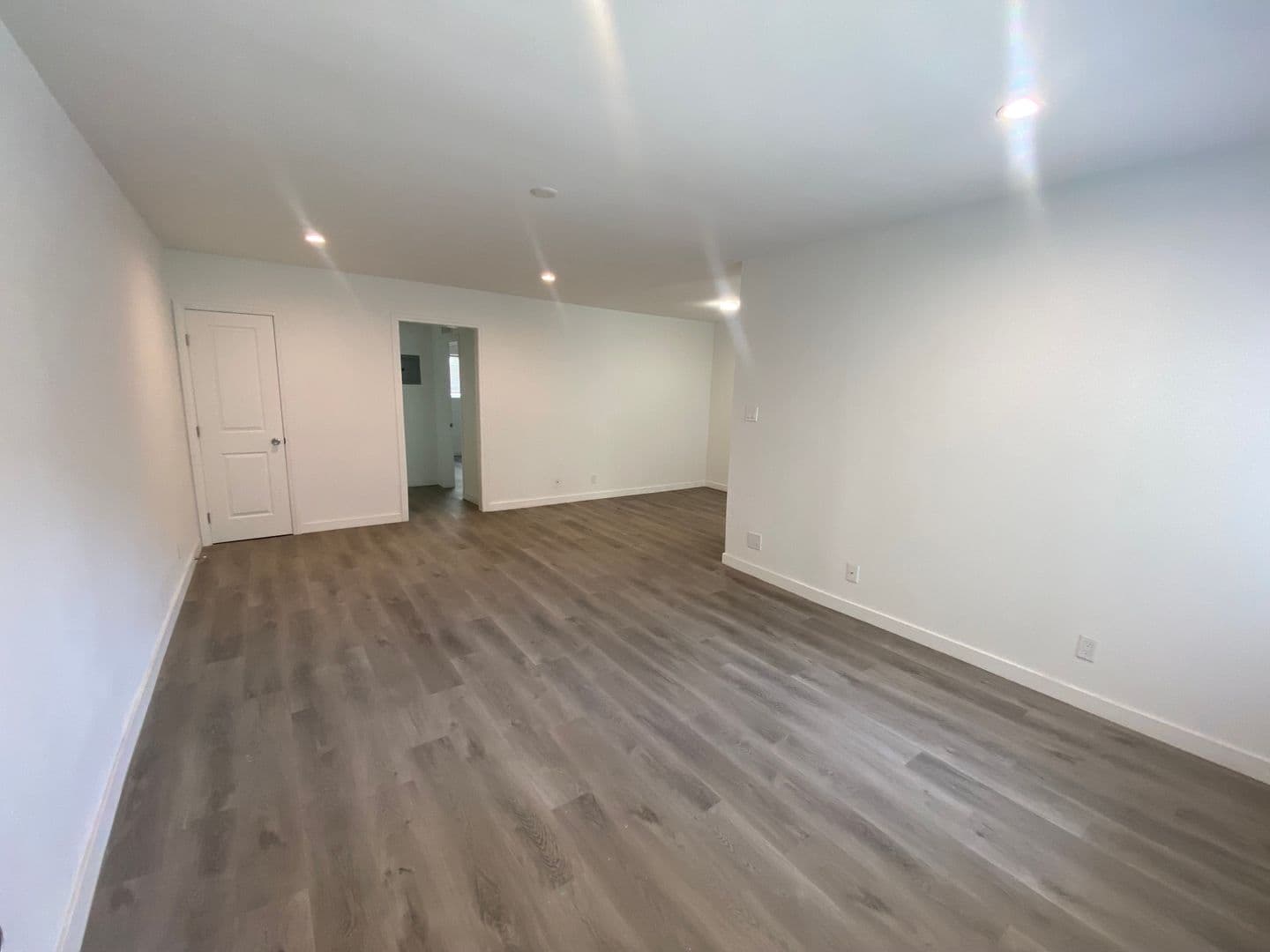 Los Angeles Apartment: 4800 August St.