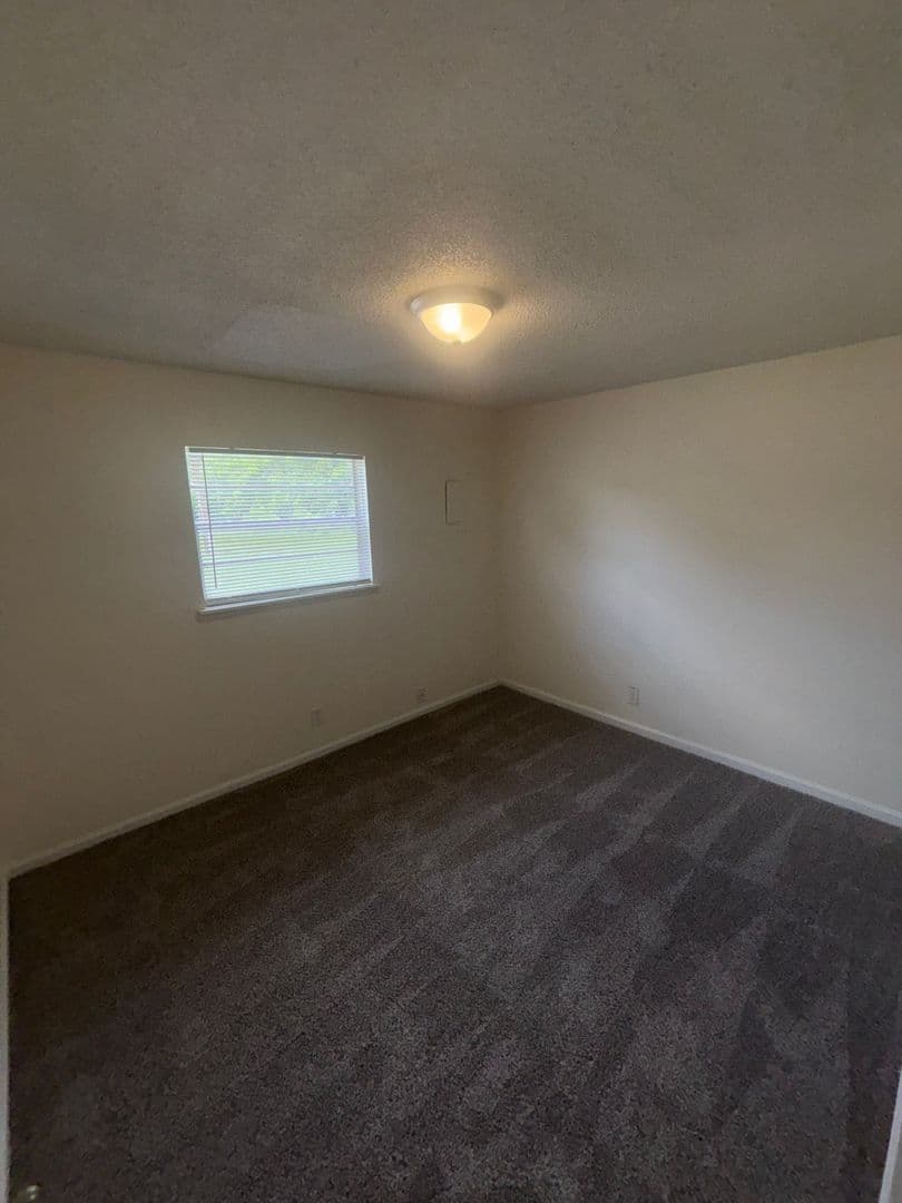 Topeka Apartment: 423 SE Winfield