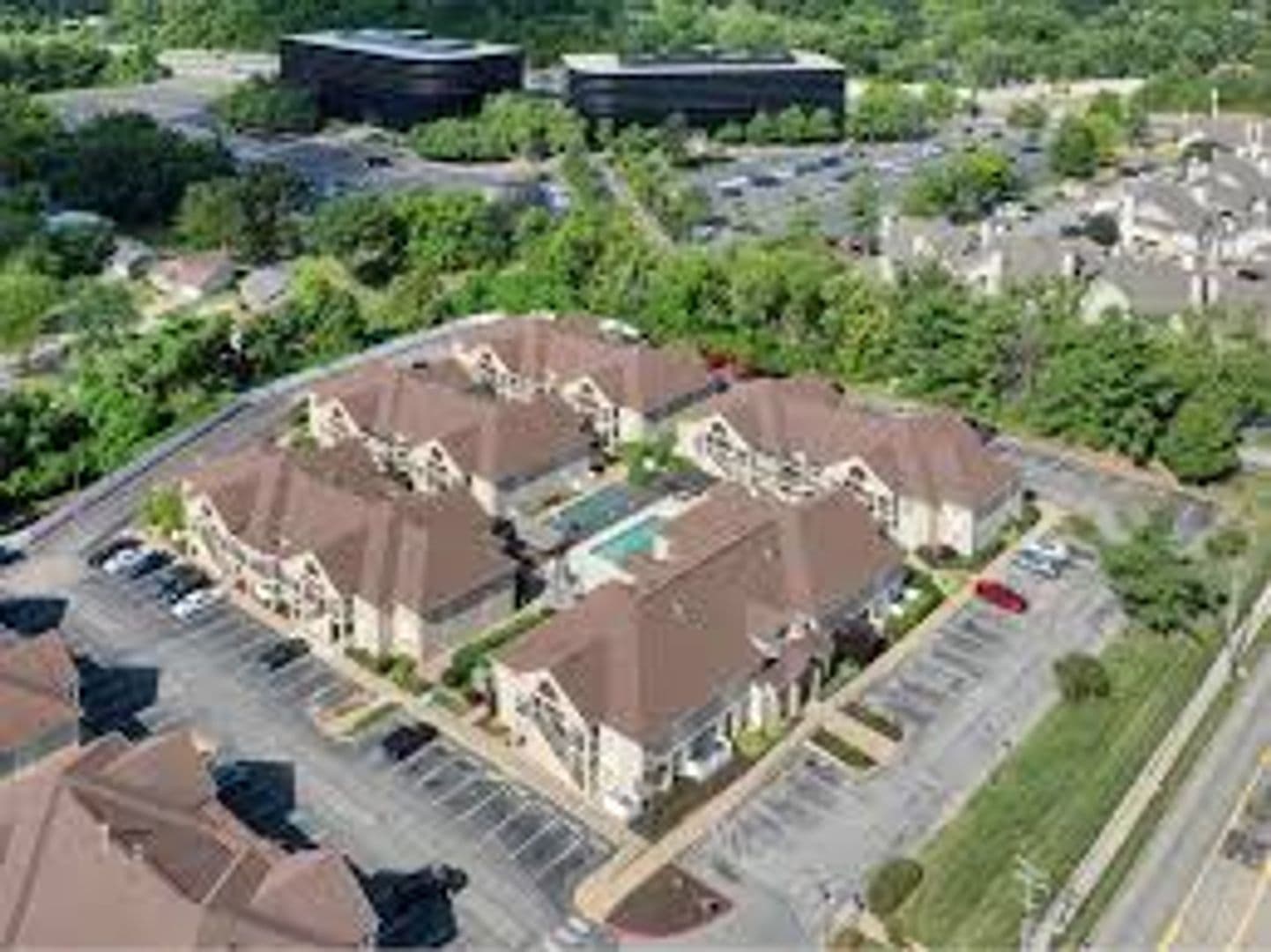 St. Louis Apartment: 1855 Craigshire Dr.