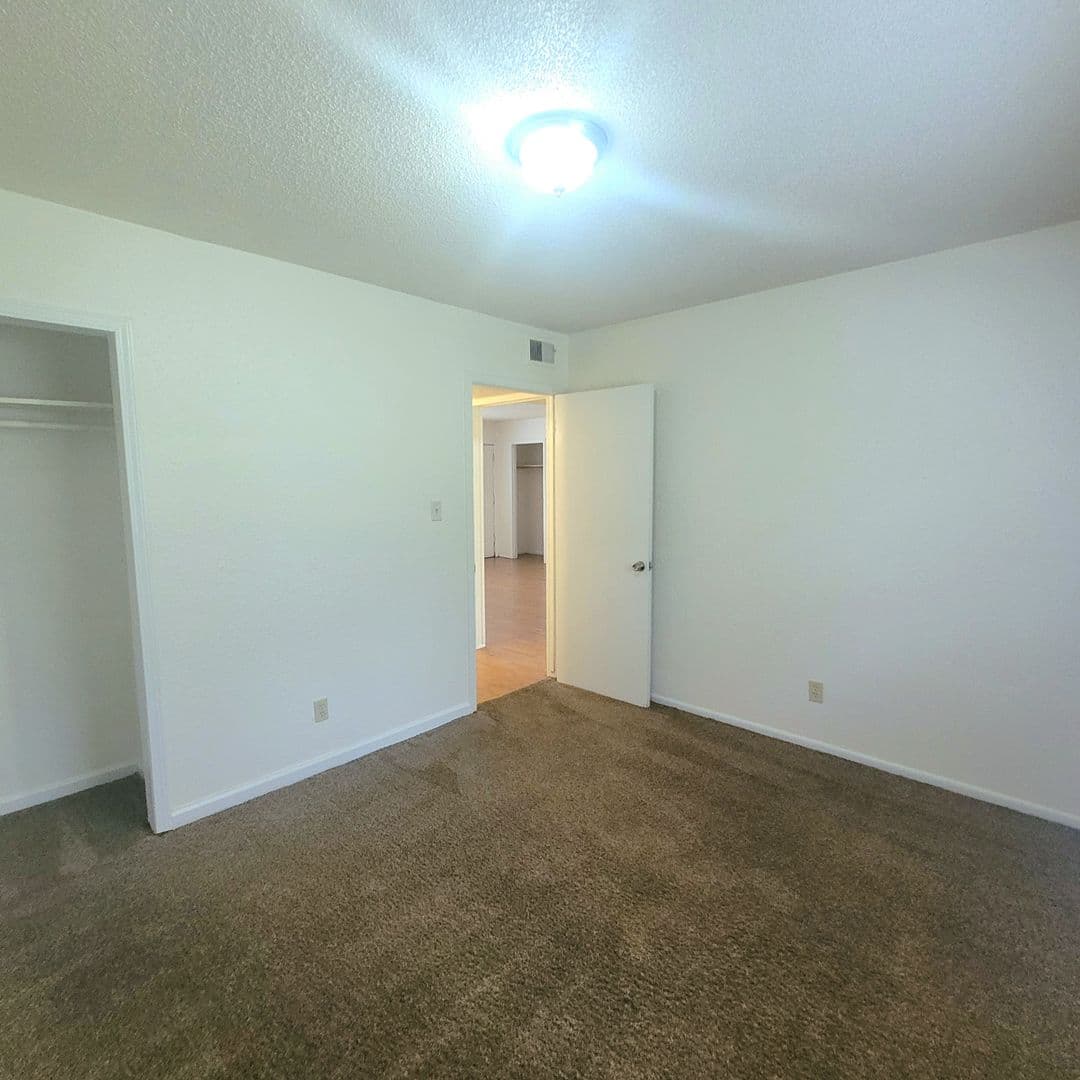 Topeka Apartment: 423 SE Winfield