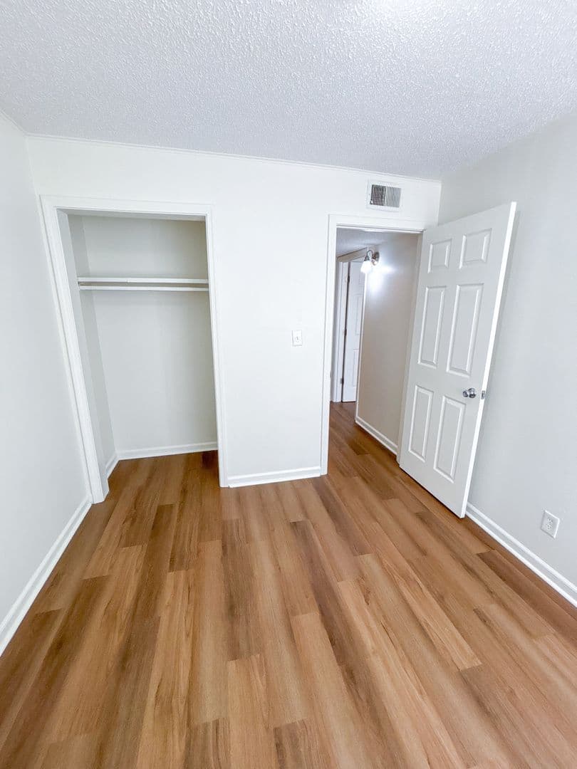 Topeka Apartment: 1111 SW Fillmore St
