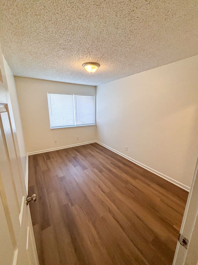 Topeka Apartment: 1111 SW Fillmore St