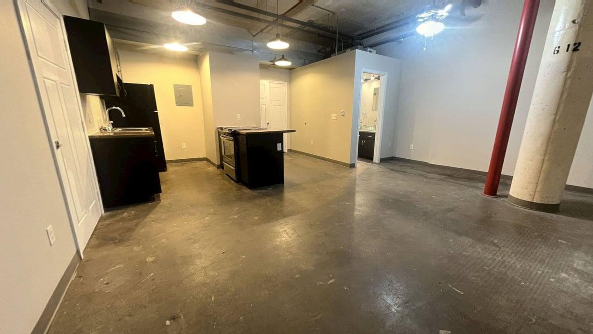 St Joseph Apartment: 1300 S. 11th Street