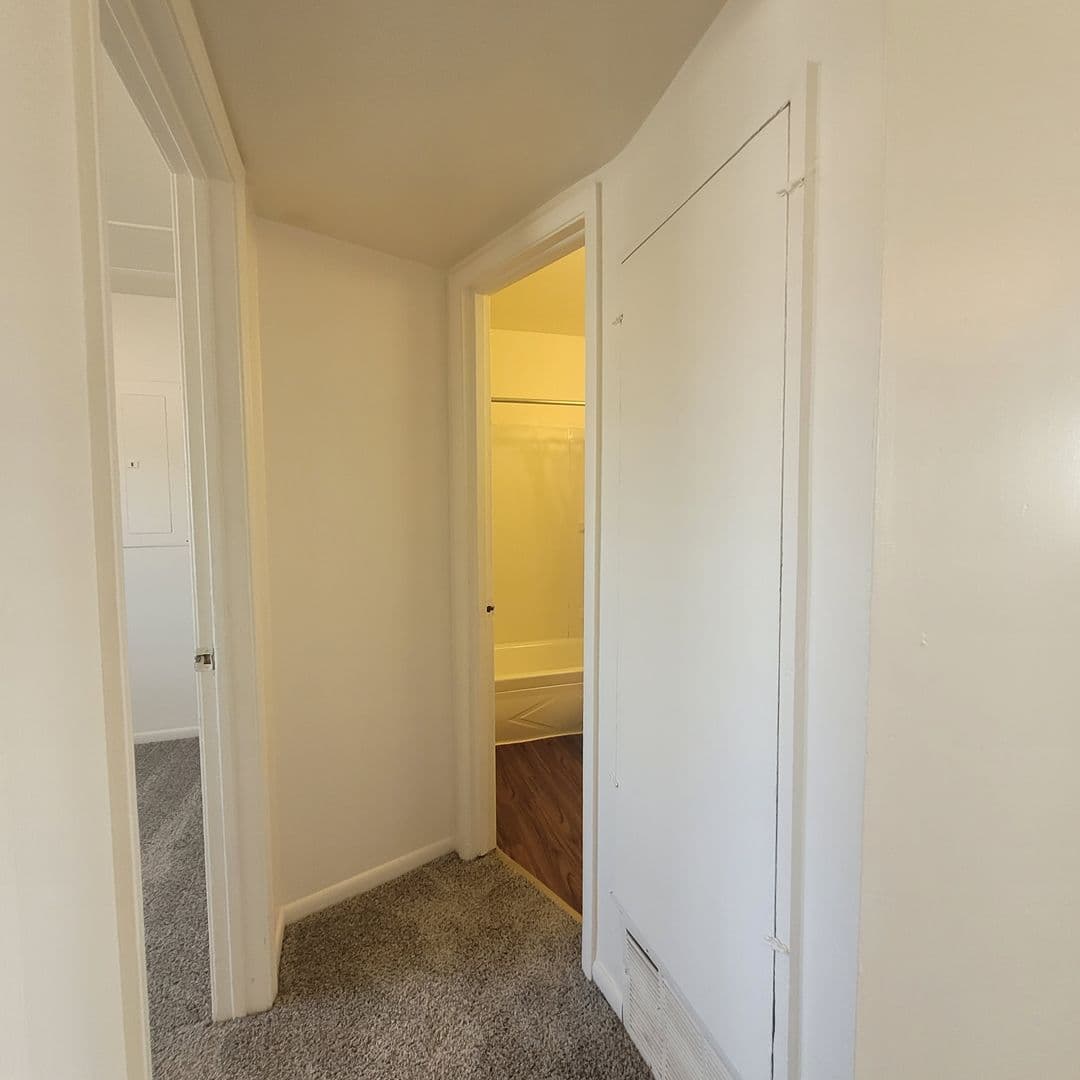 Topeka Apartment: 423 SE Winfield
