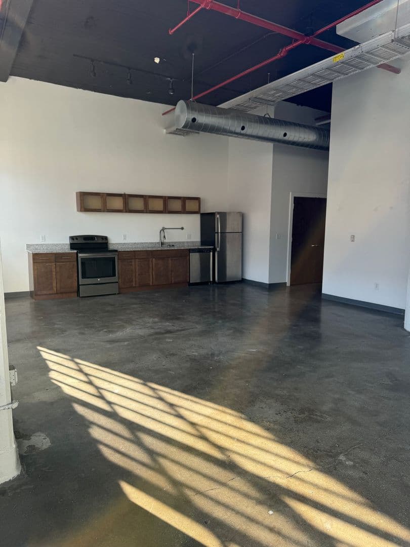 St Joseph Apartment: 1300 S. 11th Street