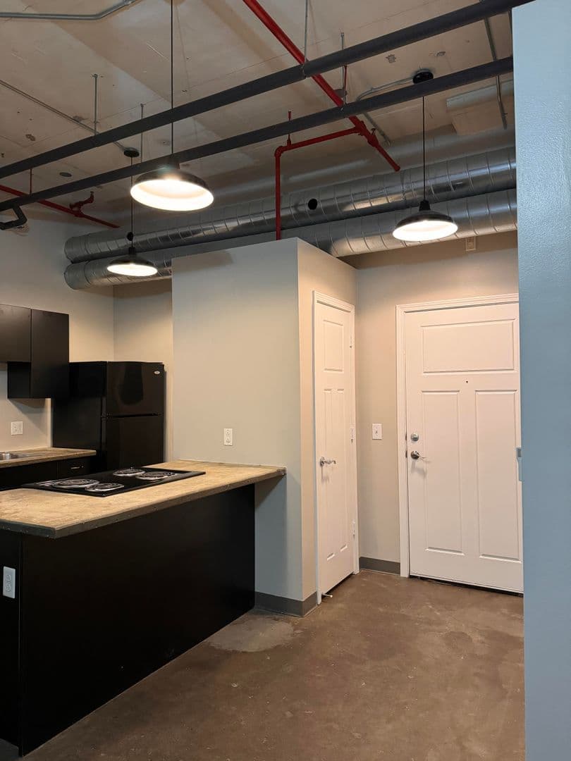 St Joseph Apartment: 1300 S. 11th Street