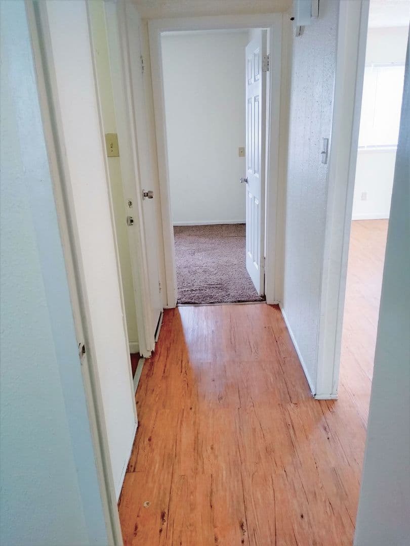 Topeka Apartment: 423 SE Winfield