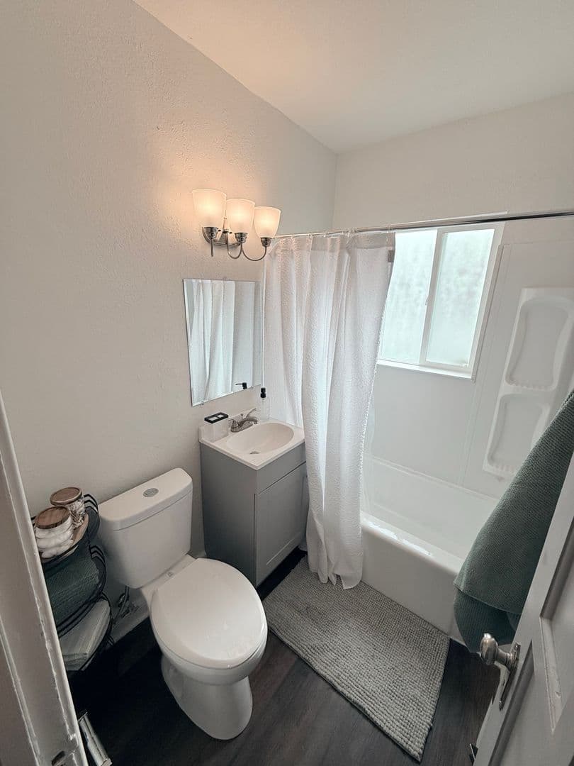 Topeka Apartment: 332 SW Topeka Blvd & 416 SW 4th St