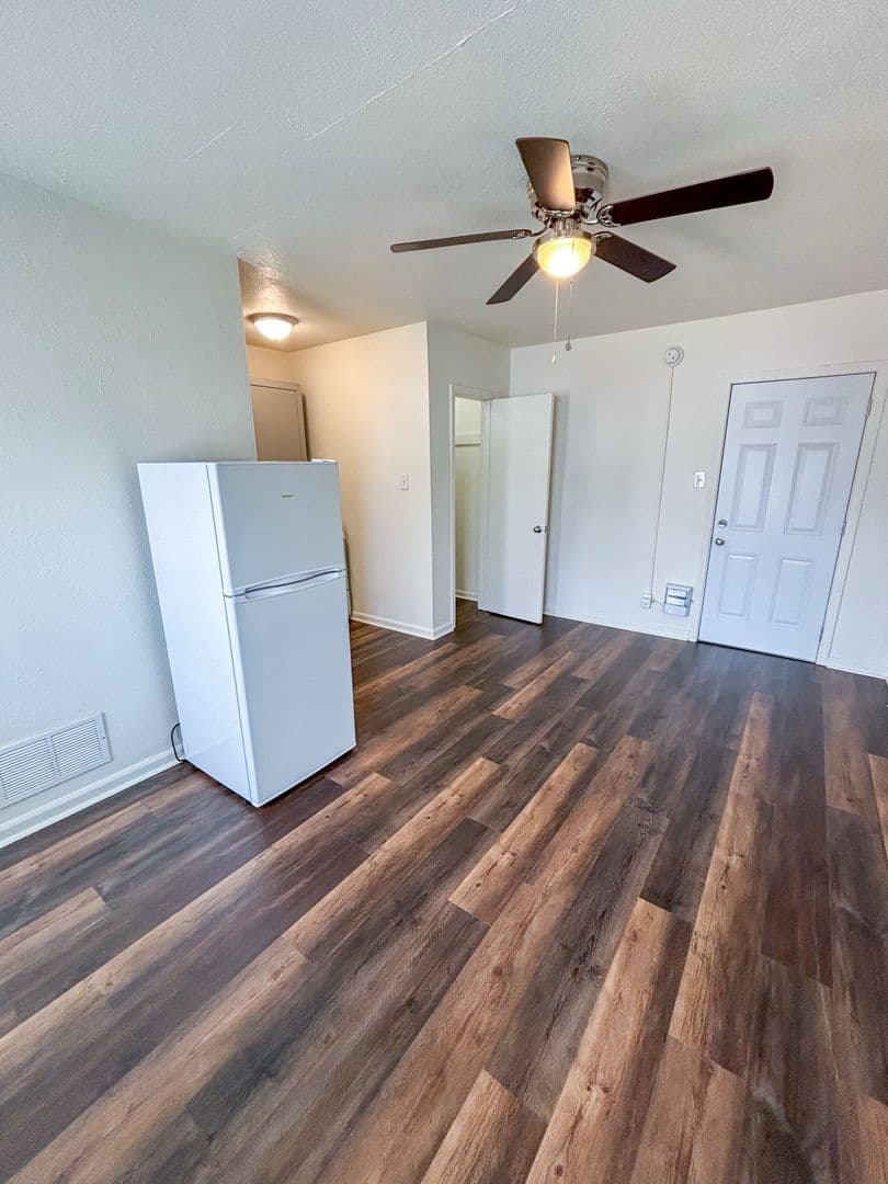 Topeka Apartment: 332 SW Topeka Blvd & 416 SW 4th St