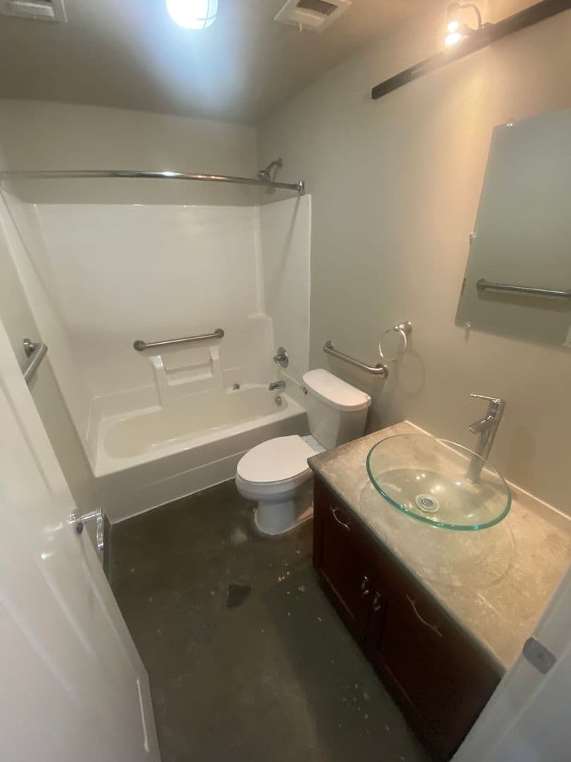 St Joseph Apartment: 1300 S. 11th Street