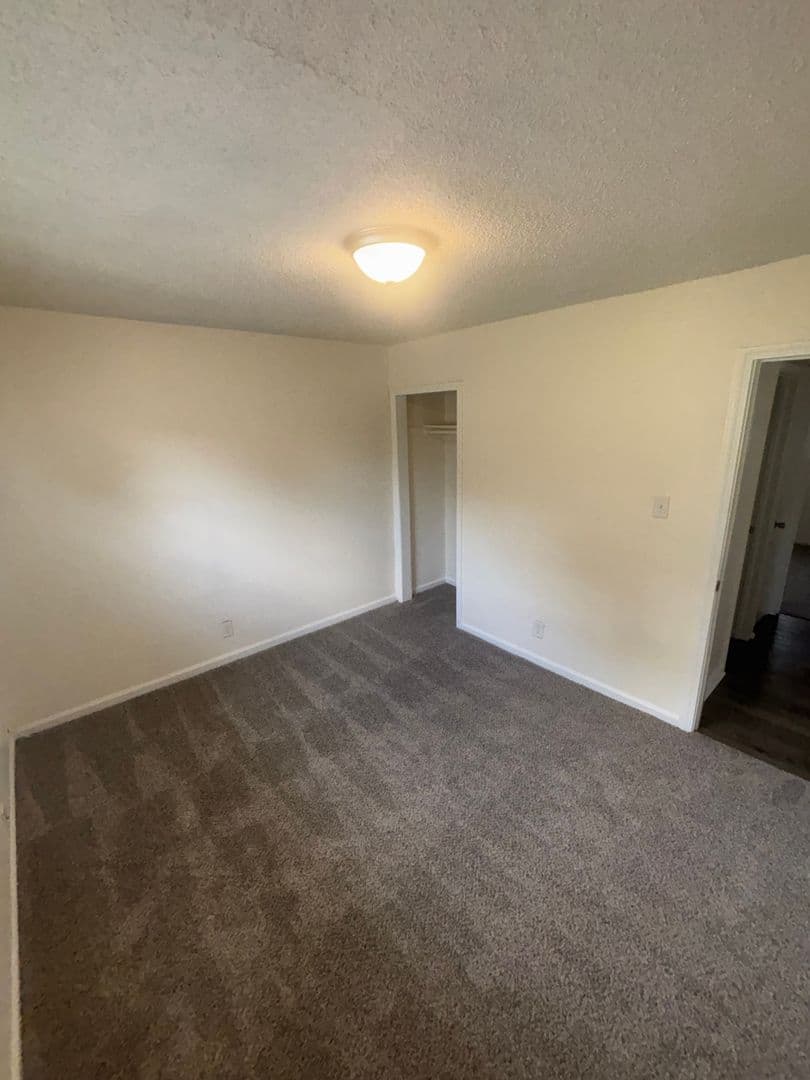 Topeka Apartment: 423 SE Winfield