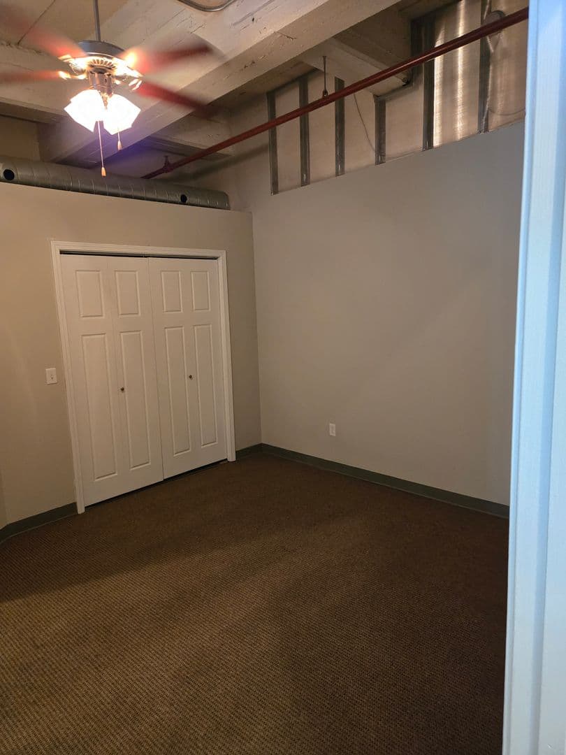 St Joseph Apartment: 1300 S. 11th Street
