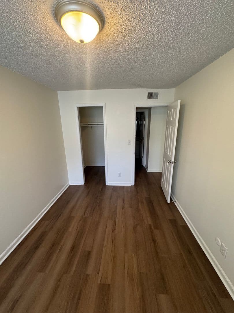 Topeka Apartment: 1015 SW Garfield Ave