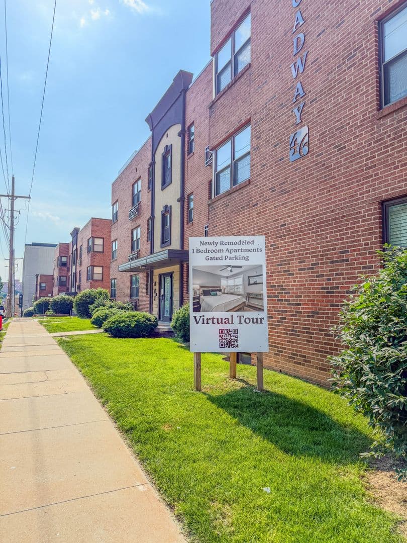 Kansas City Apartment: 415 W 46th St