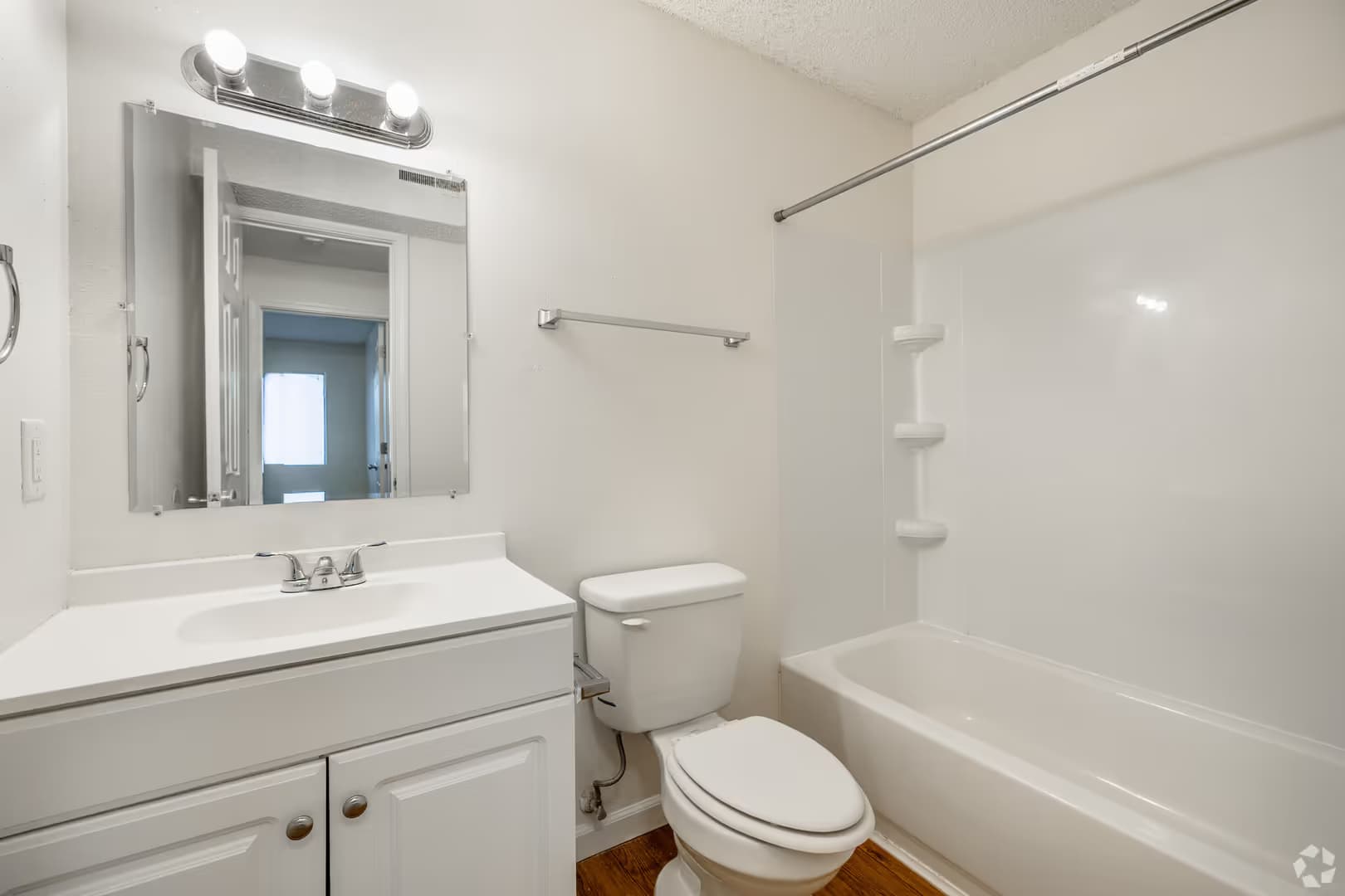 Topeka Apartment: 837 SW Tyler St