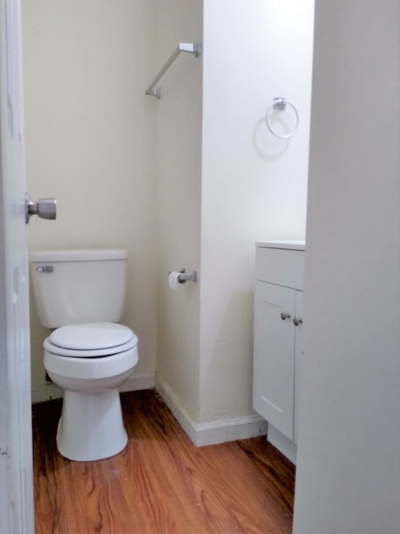 Topeka Apartment: 423 SE Winfield