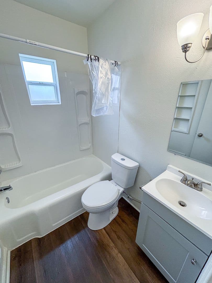 Topeka Apartment: 332 SW Topeka Blvd & 416 SW 4th St
