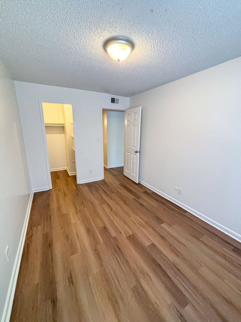 Topeka Apartment: 1111 SW Fillmore St