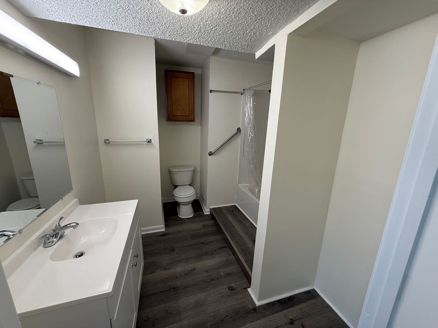 Topeka Apartment: 423 SE Winfield