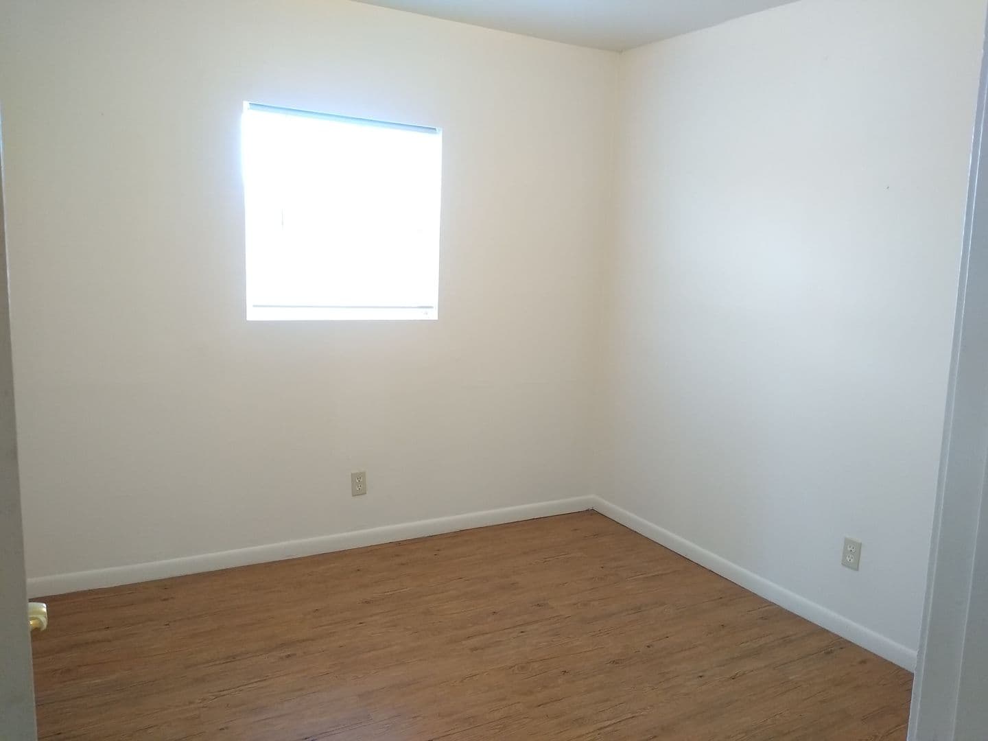 Topeka Apartment: 423 SE Winfield
