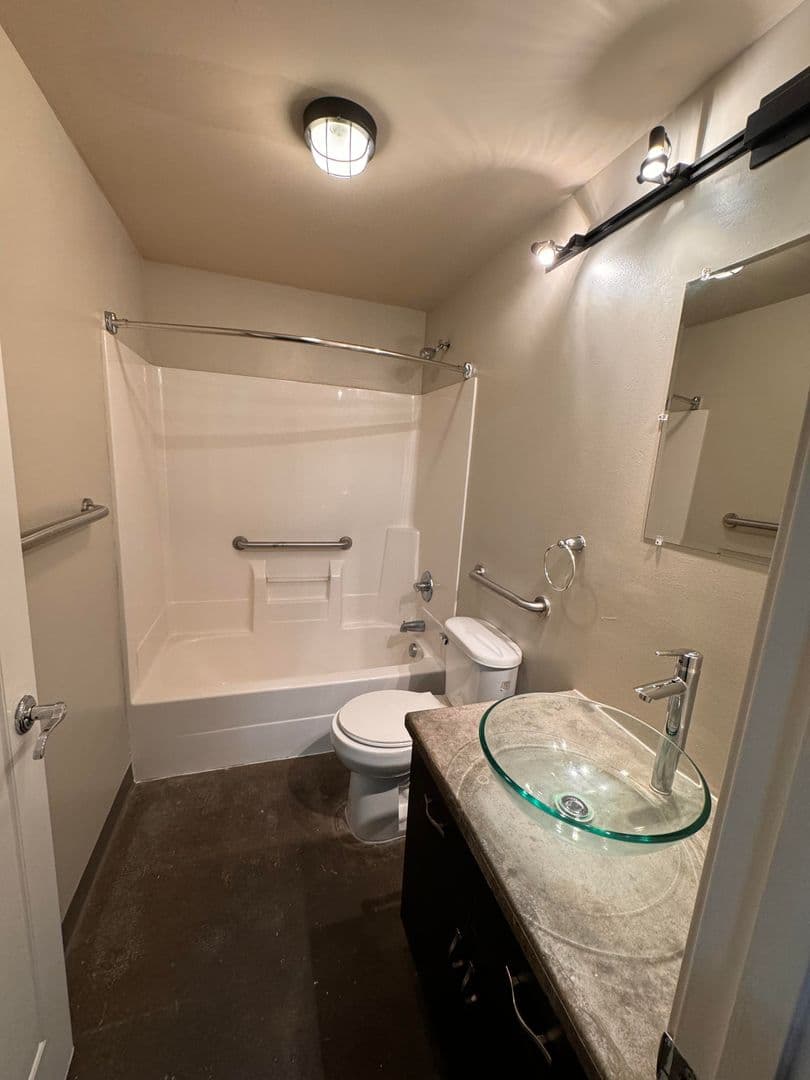 St Joseph Apartment: 1300 S. 11th Street