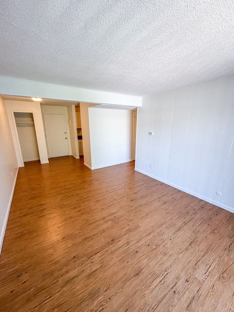 Topeka Apartment: 1015 SW Garfield Ave