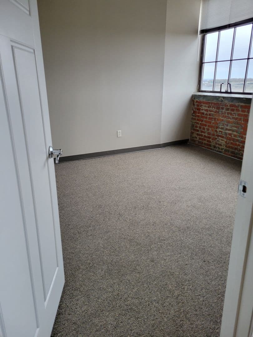 St Joseph Apartment: 1300 S. 11th Street