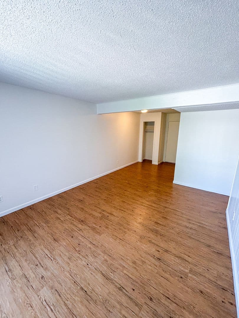 Topeka Apartment: 1015 SW Garfield Ave