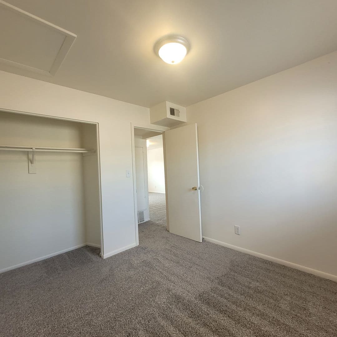 Topeka Apartment: 423 SE Winfield