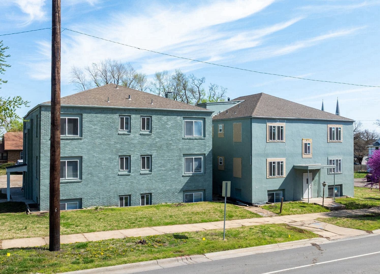 Topeka Apartment: 332 SW Topeka Blvd & 416 SW 4th St