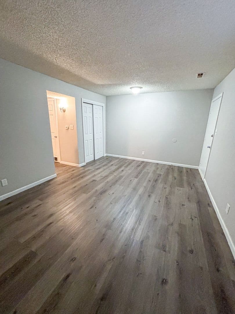 Topeka Apartment: 1307 SW Harrison St