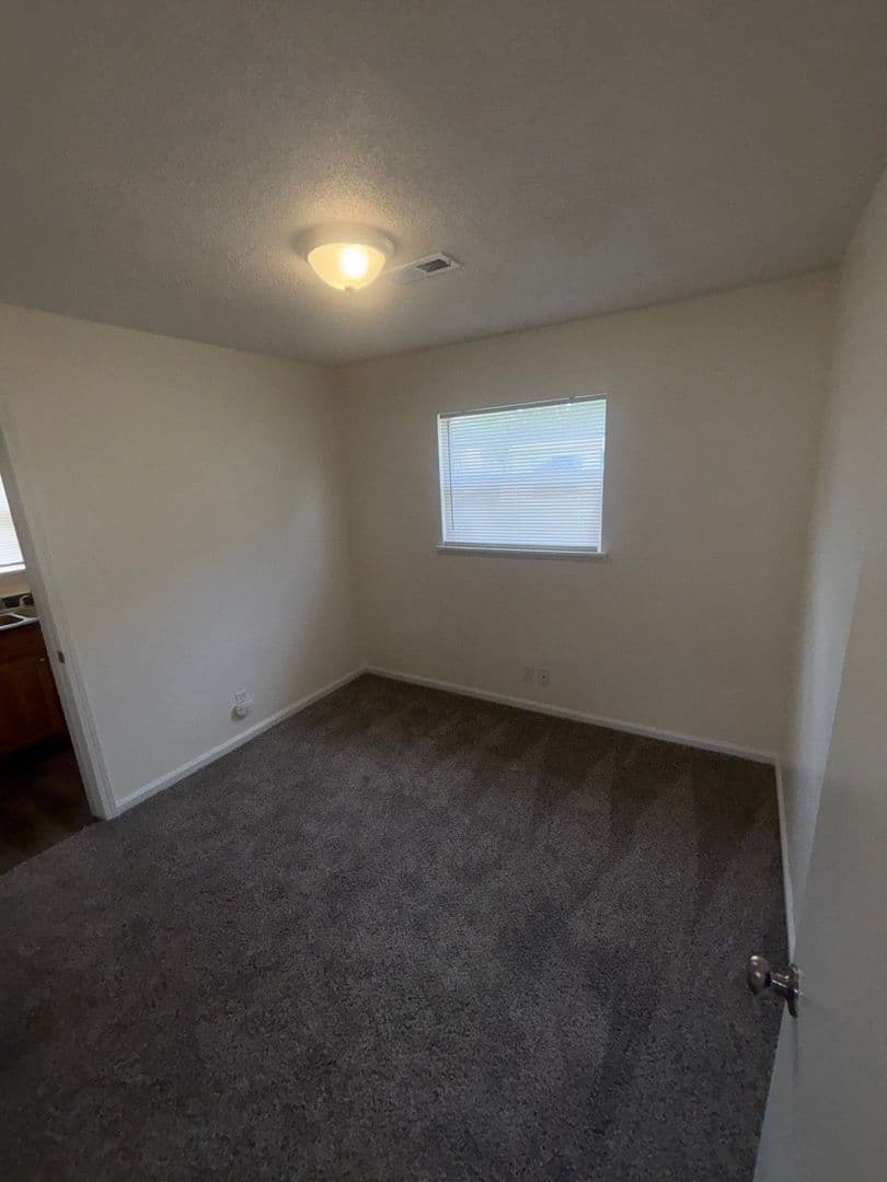 Topeka Apartment: 423 SE Winfield