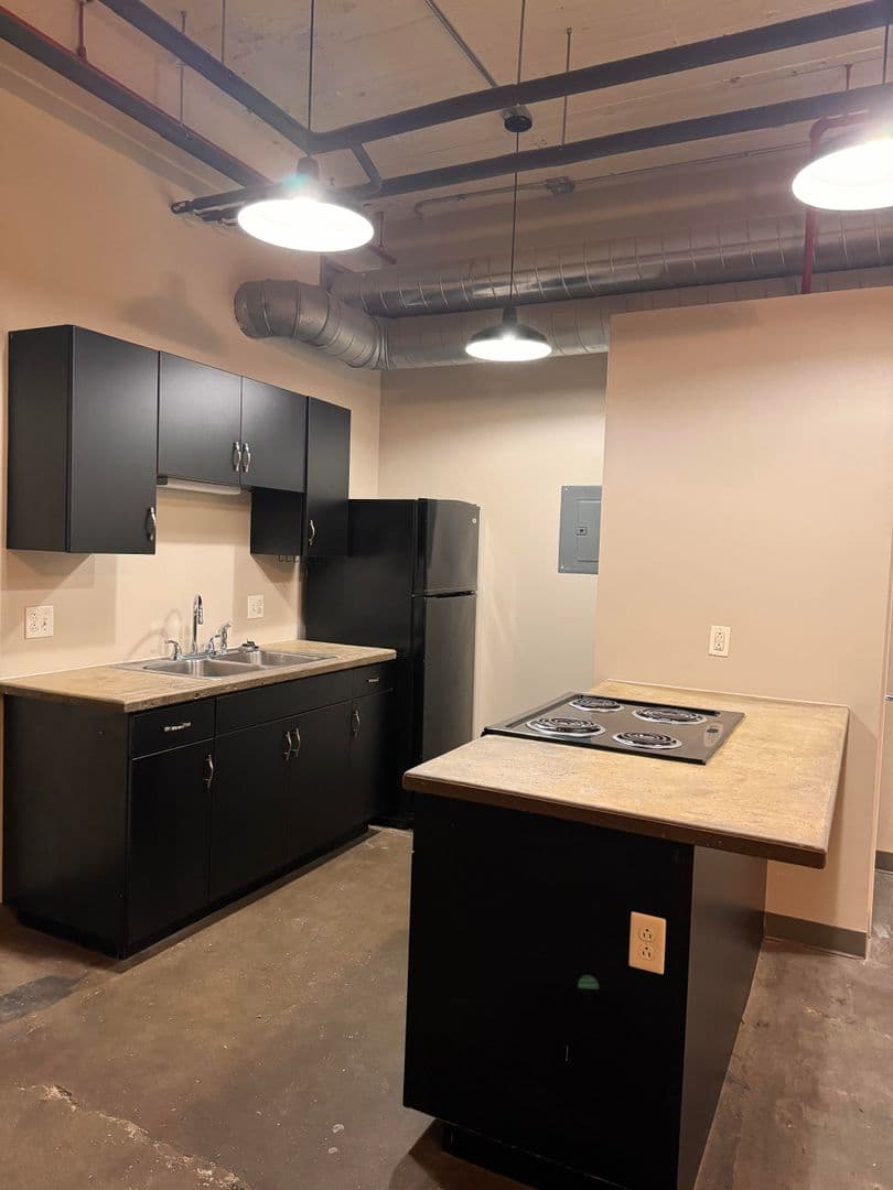 St Joseph Apartment: 1300 S. 11th Street
