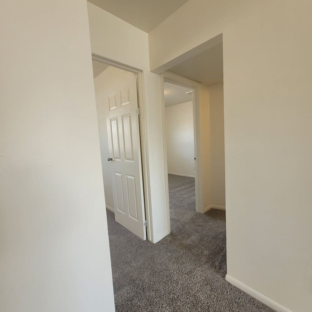 Topeka Apartment: 423 SE Winfield