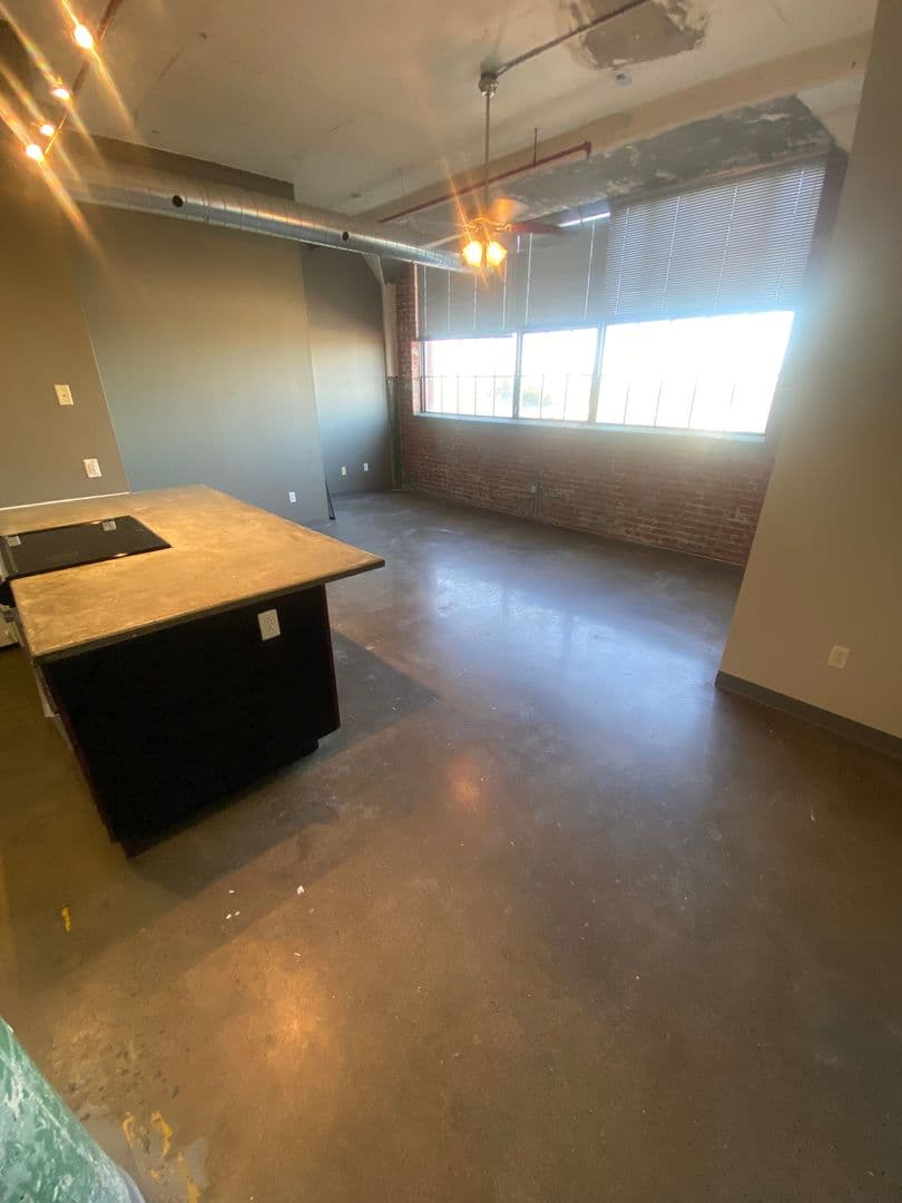 St Joseph Apartment: 1300 S. 11th Street