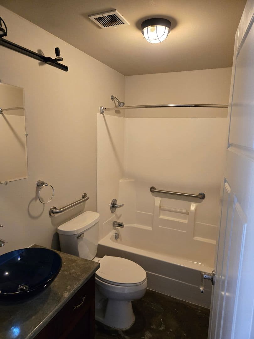 St Joseph Apartment: 1300 S. 11th Street