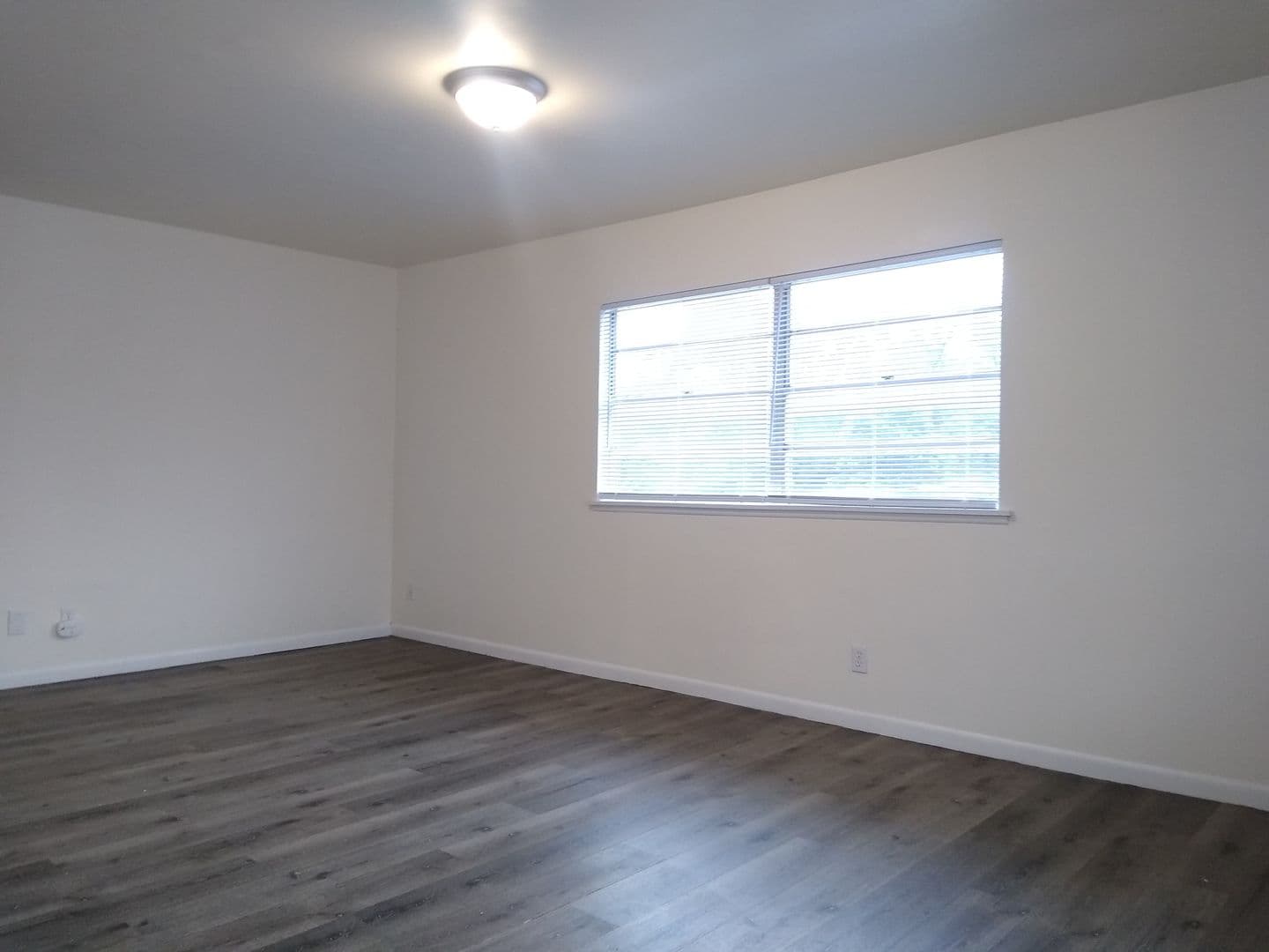 Topeka Apartment: 423 SE Winfield