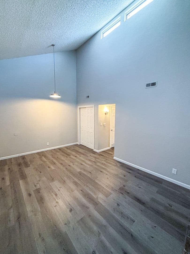 Topeka Apartment: 1307 SW Harrison St