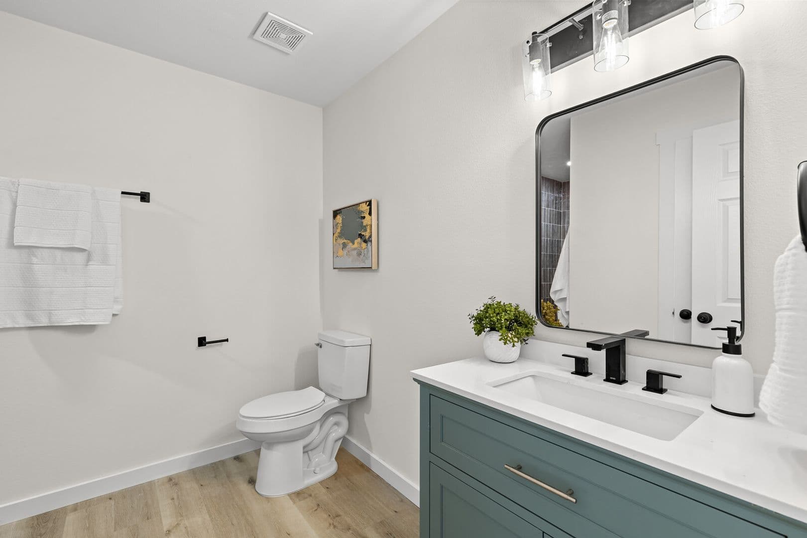 Robinson Apartment: 516 Paso Fino St