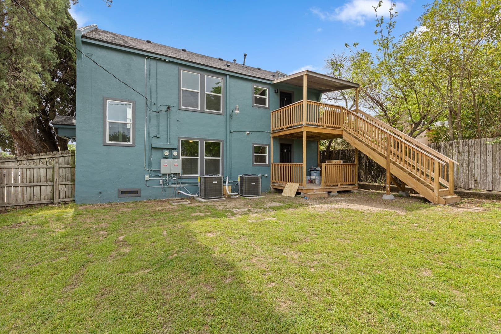 Waco Apartment: 2401 Columbus Avenue