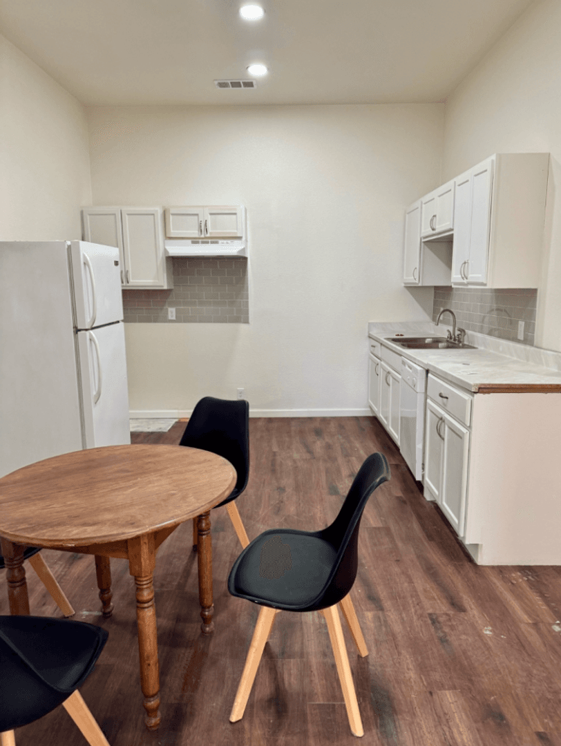 Waco Apartment: 1915 McKenzie Avenue
