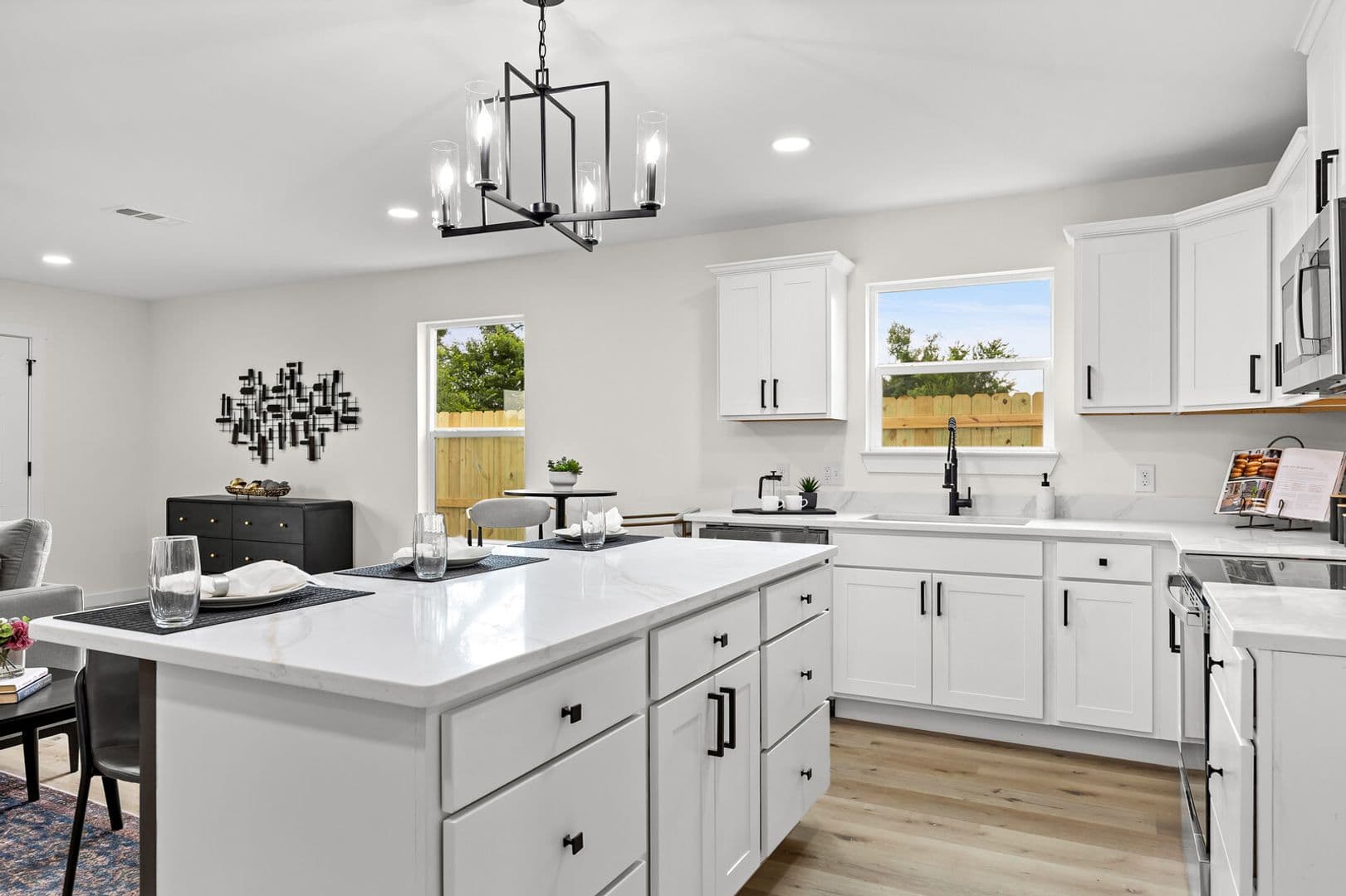 Robinson Apartment: 516 Paso Fino St