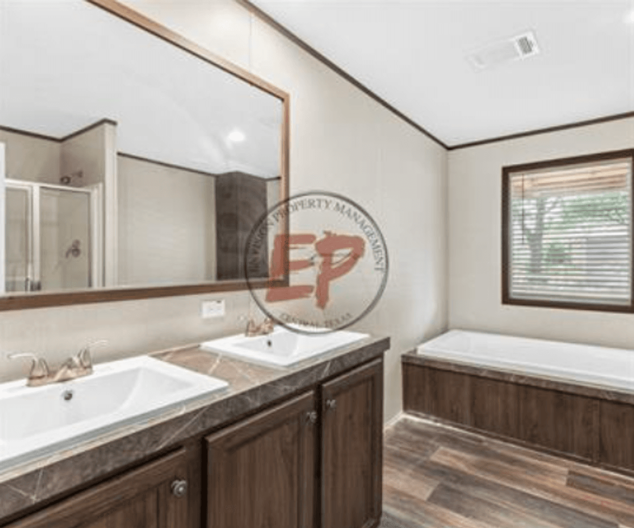 Axtell House: 444 Happy Swaner Lane