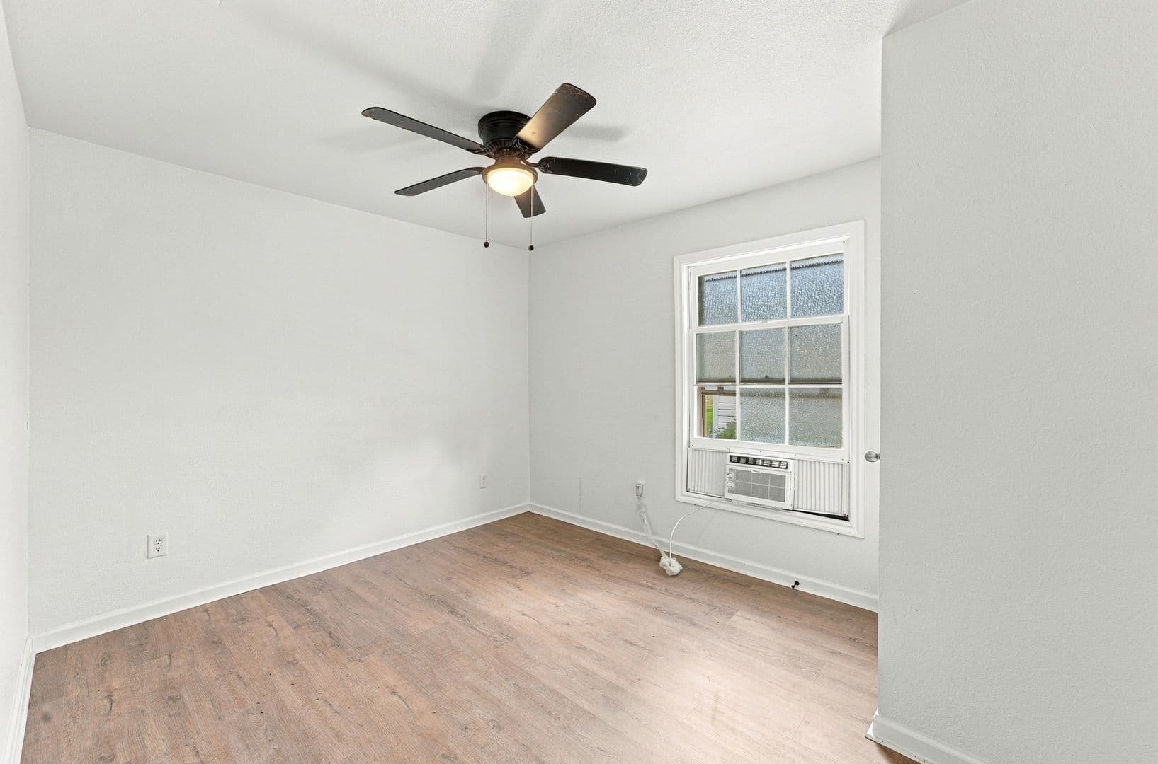 Waco Apartment: 1915 McKenzie Avenue