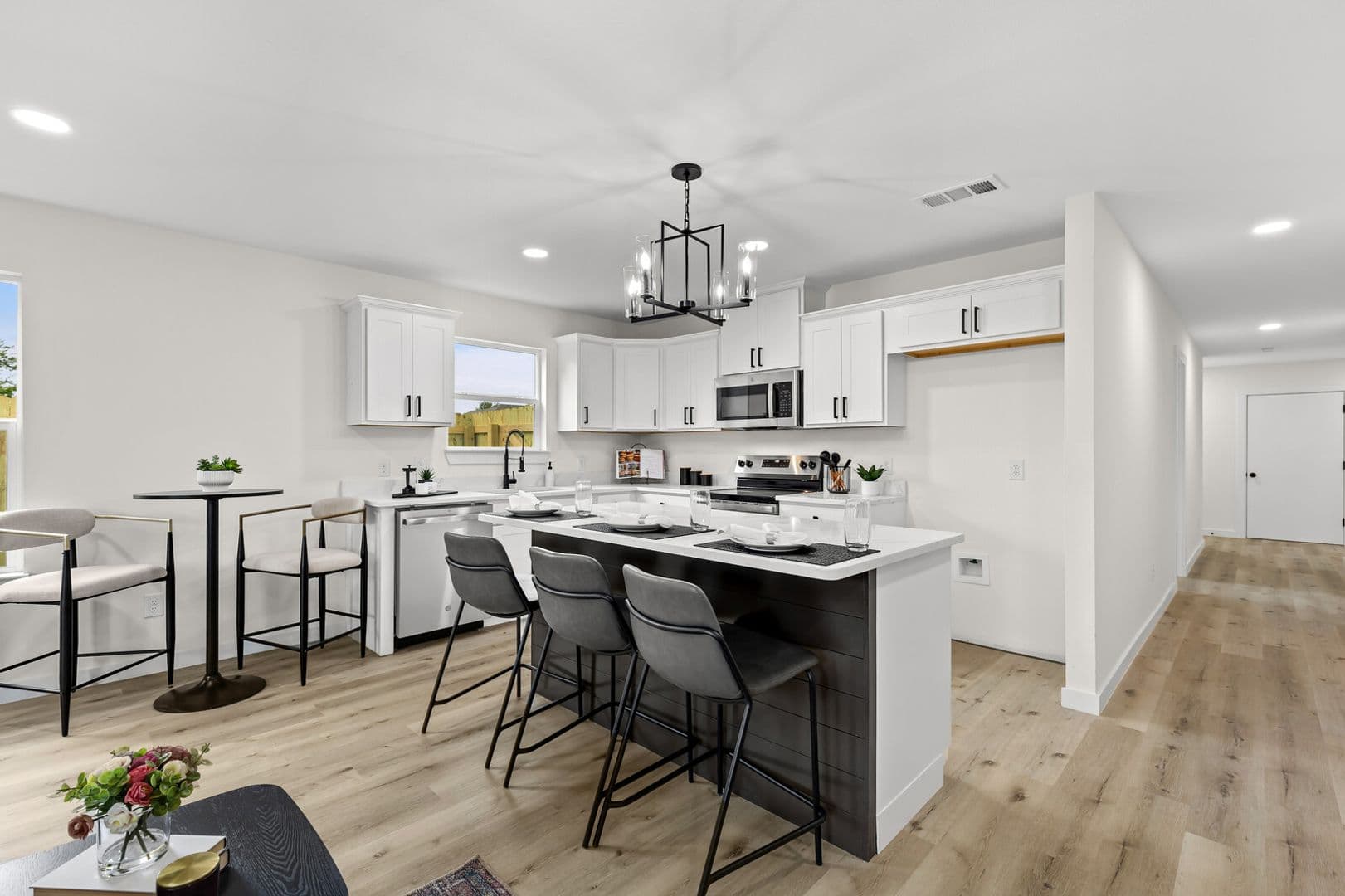 Robinson Apartment: 516 Paso Fino St